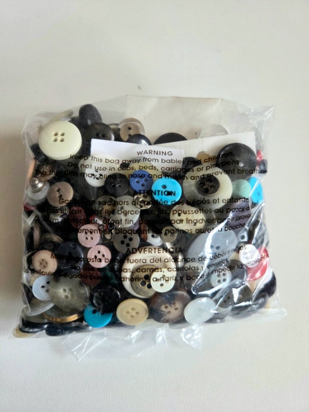 Lot of vintage buttons various sizes and colors. - Picture 6 of 7
